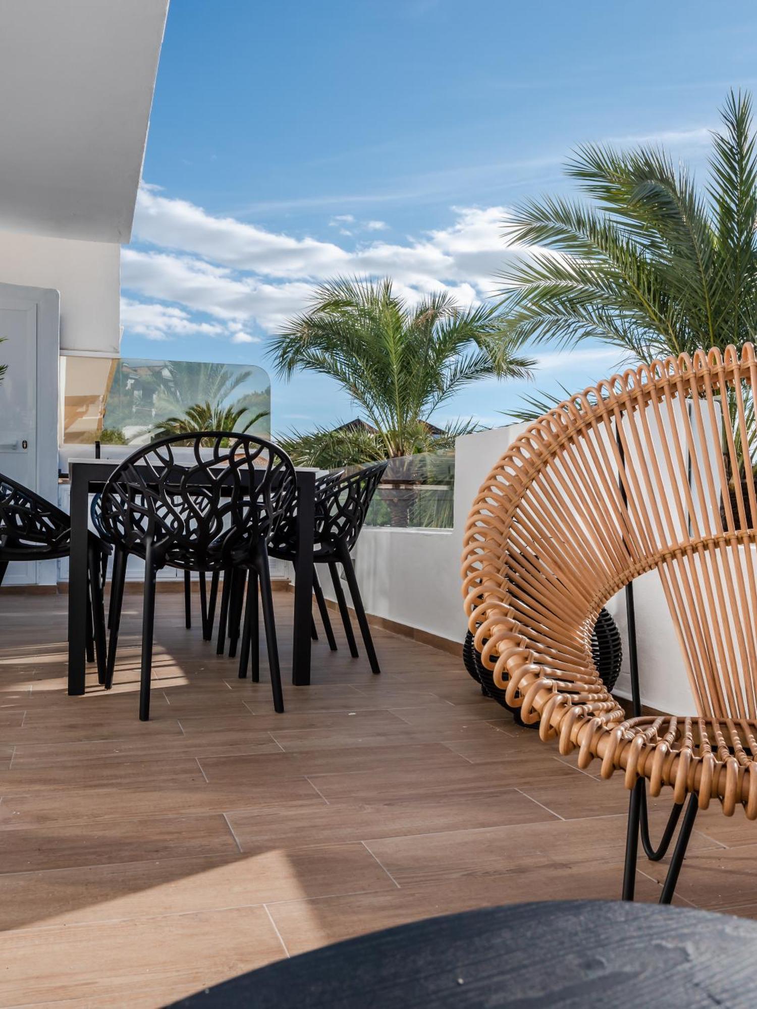 3 Bdrm Stylish Apt W Pool In Puerto Banus Marbella Exterior photo
